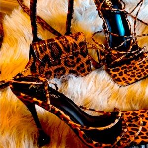 never worn wore purse twice .. great condition package deal (name ya price )